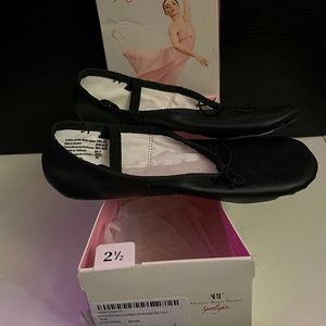 ABT Black ballet shoes - size 2.5 - LIKE NEW